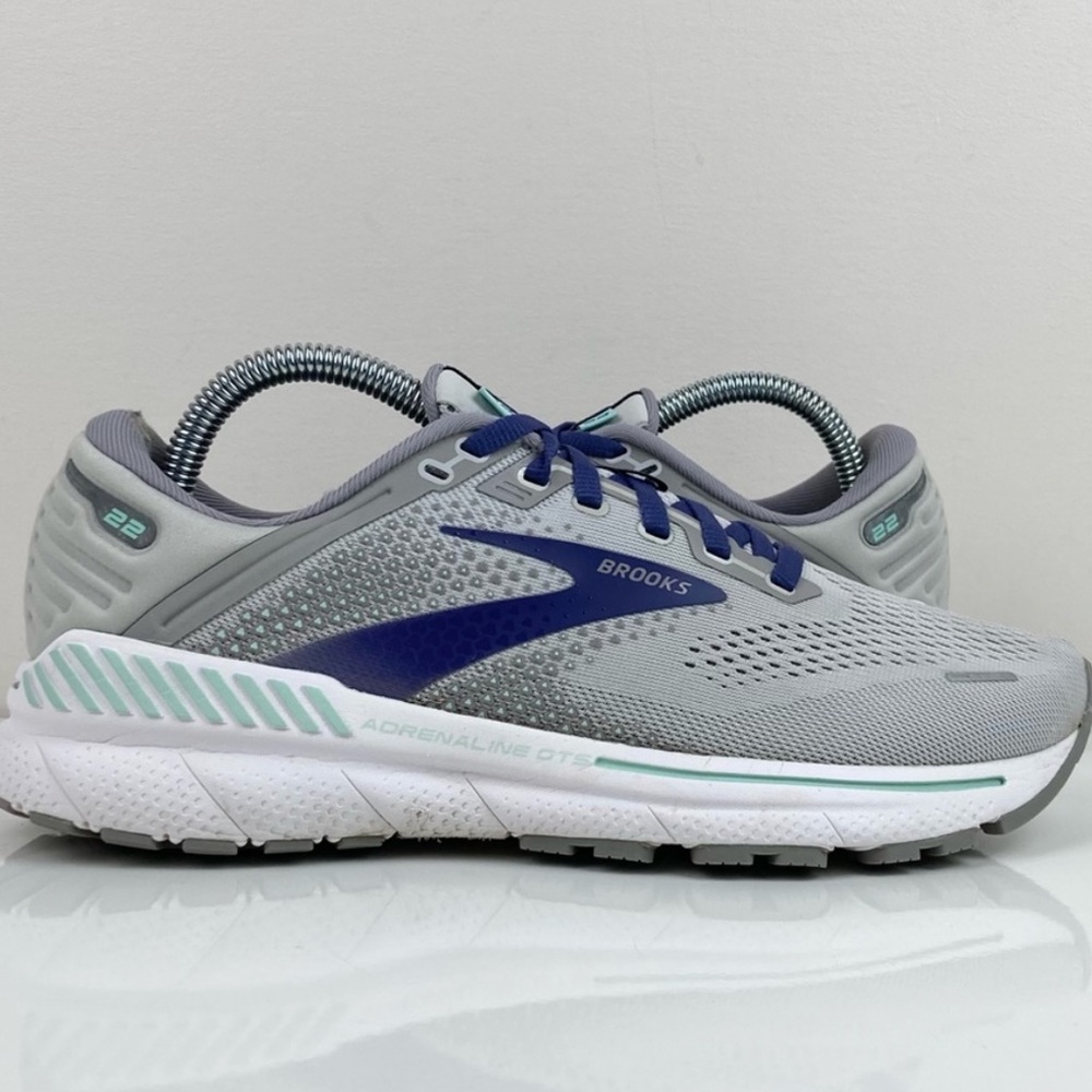 Women Brooks Adrenaline GTS 22 Shoes size 8.5